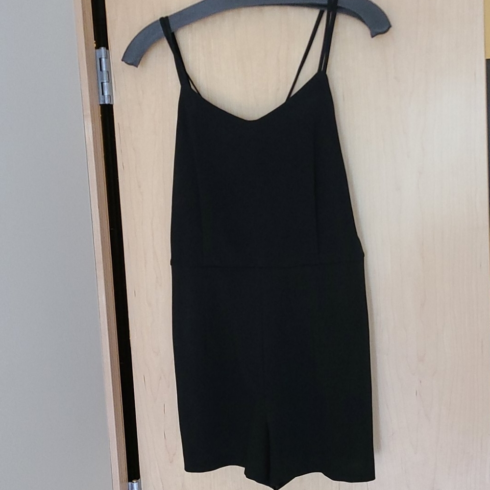Black romper with pockets